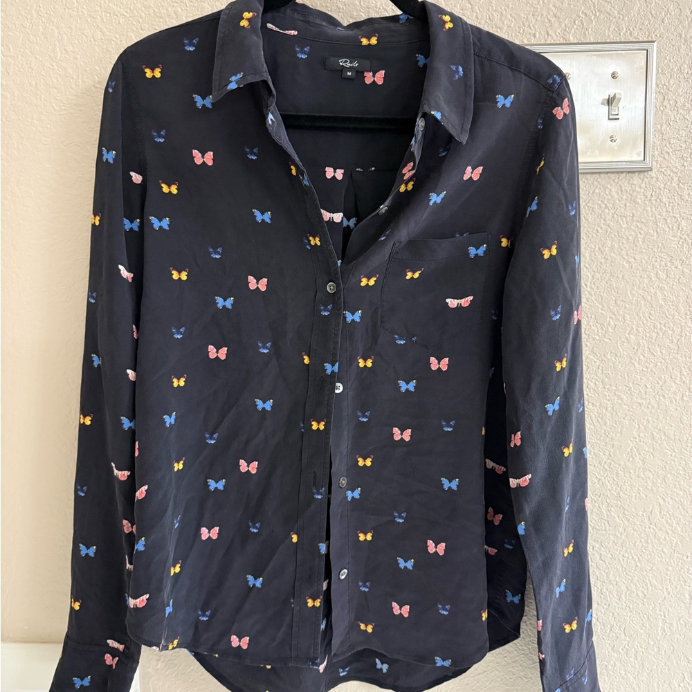 Rails Moyenne - 100% silk button down top